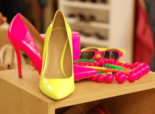 Colori fluo e ritorno alle tendenze del passato la primavera è come un tuffo negli anni 2000