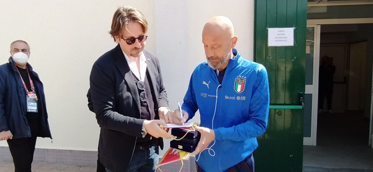 Italia, Vialli: “Stop momentaneo alla Nazionale, devo pensare alla malattia”