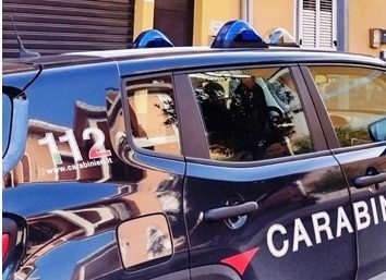 ”Se ti trovo ti ammazzo”, la trova ma c’erano anche i Carabinieri: arrestato