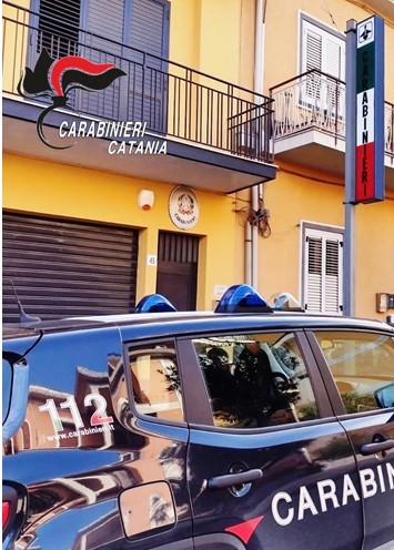 ”Se ti trovo ti ammazzo”, la trova ma c’erano anche i Carabinieri: arrestato