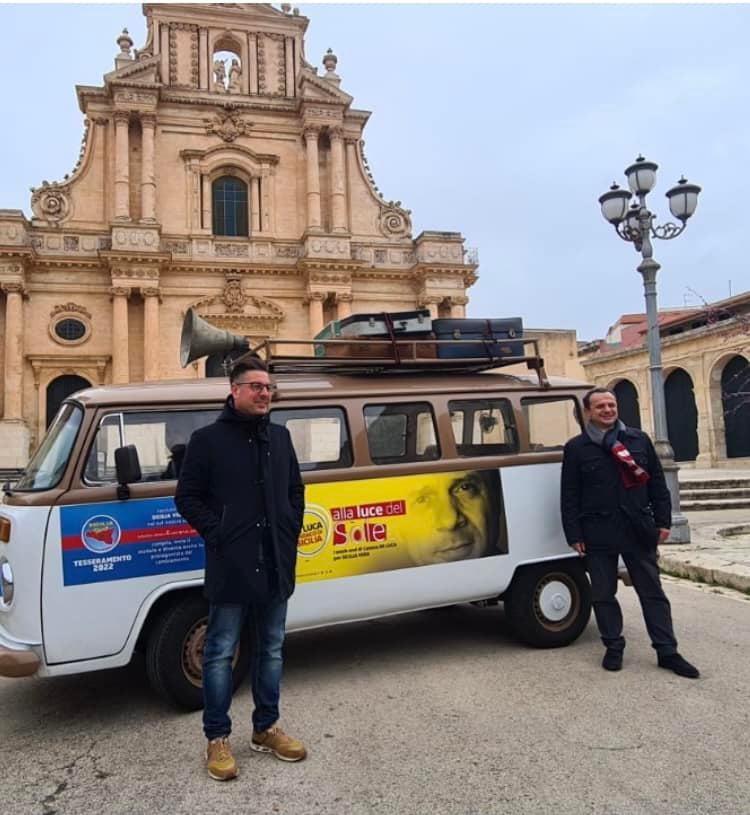 Ispica, accoglie Cateno De Luca: assessore Monaca fuori dalla Giunta