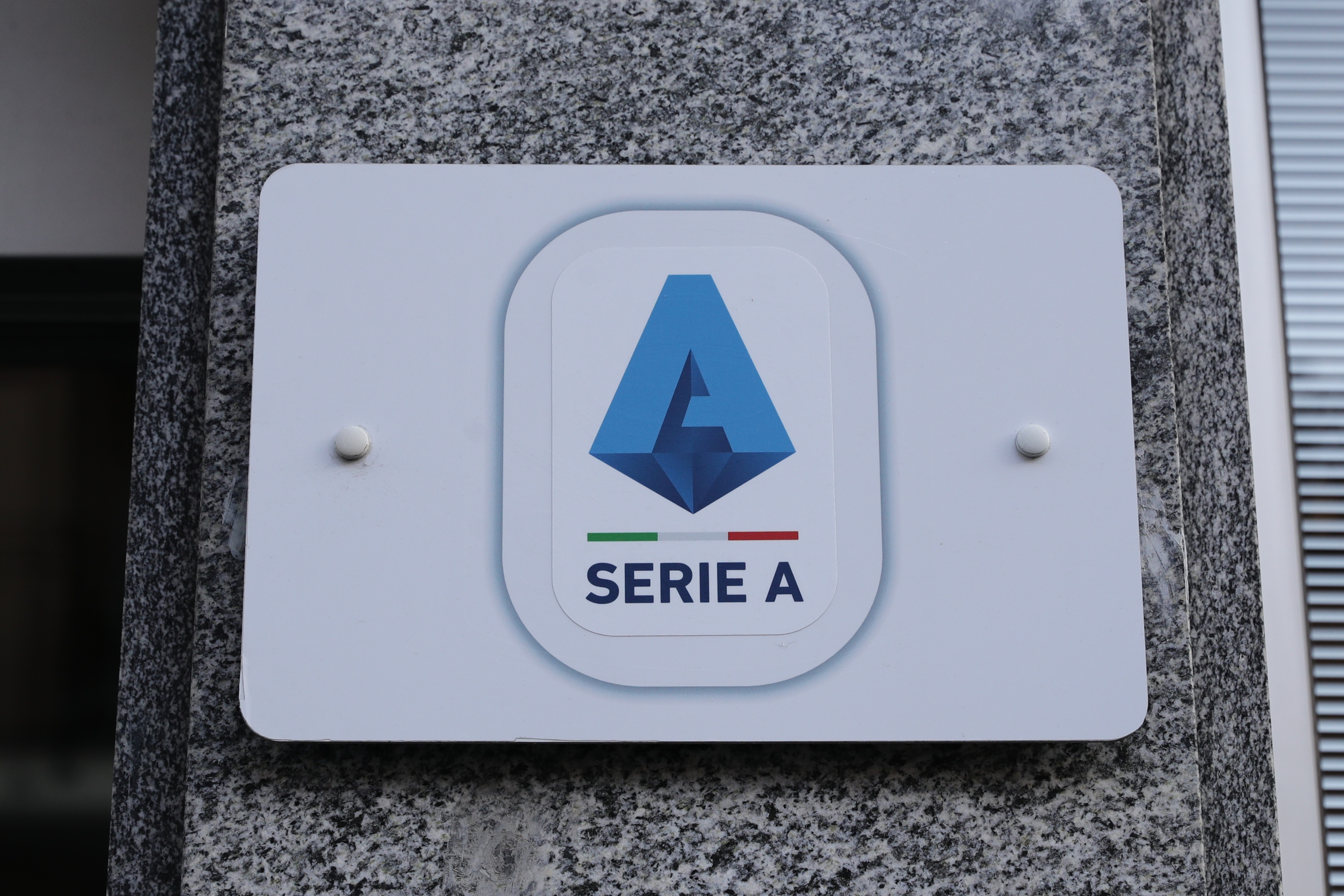 Inter, ufficiale l’addio con Skriniar: andrà al Psg