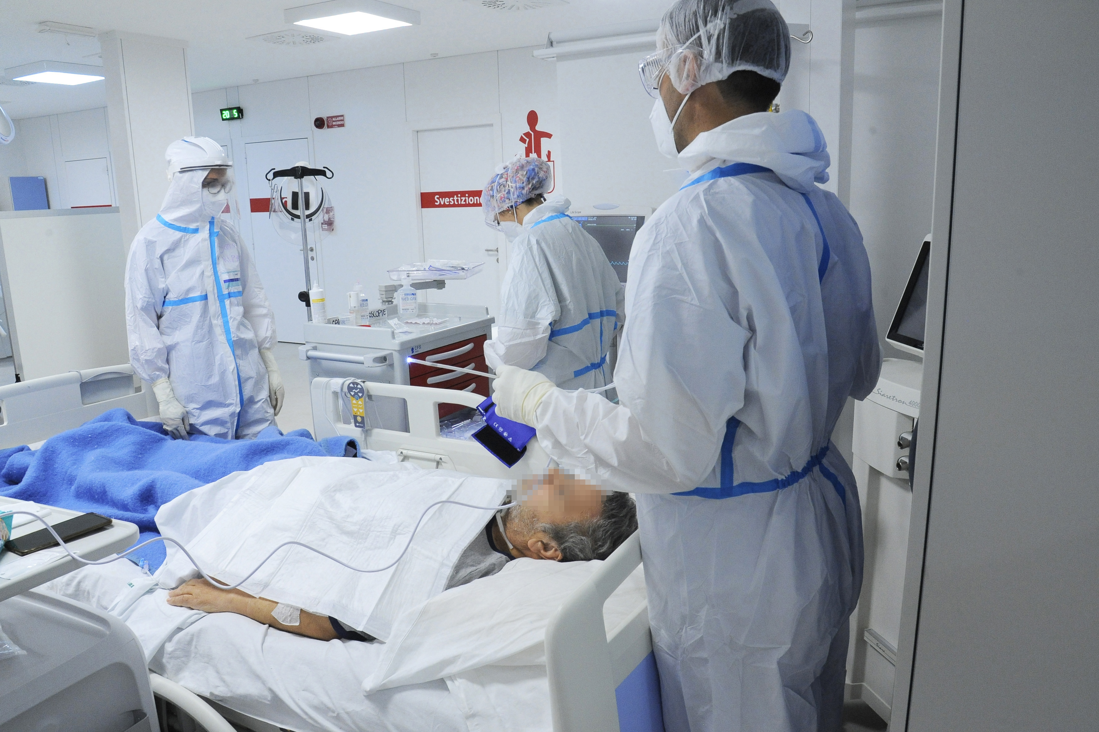 Usa, autorizzato il primo test respiratorio per rilevare il Covid: come funziona