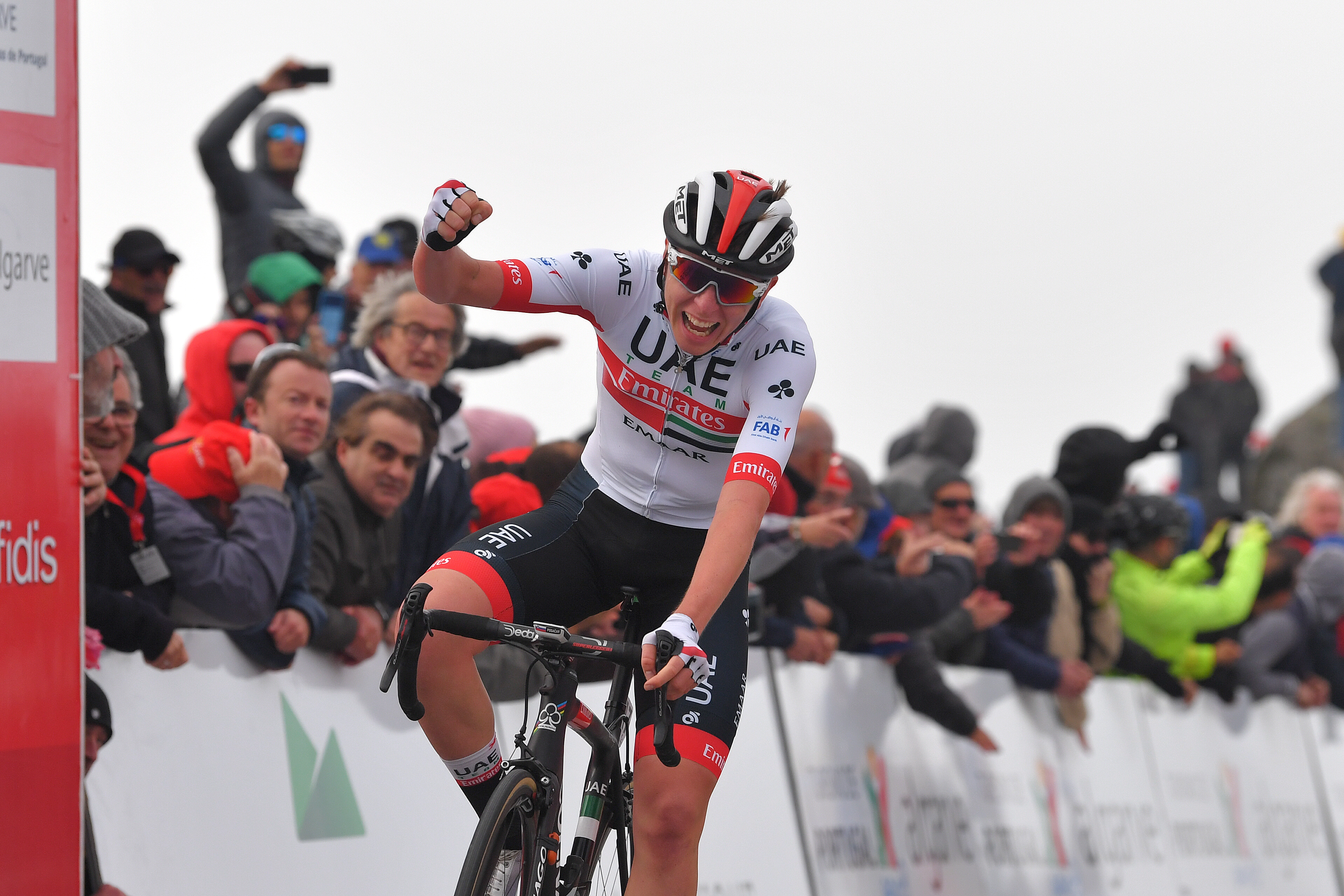 Ciclismo, Strade Bianche, trionfo in solitaria di Tadej Pogacar