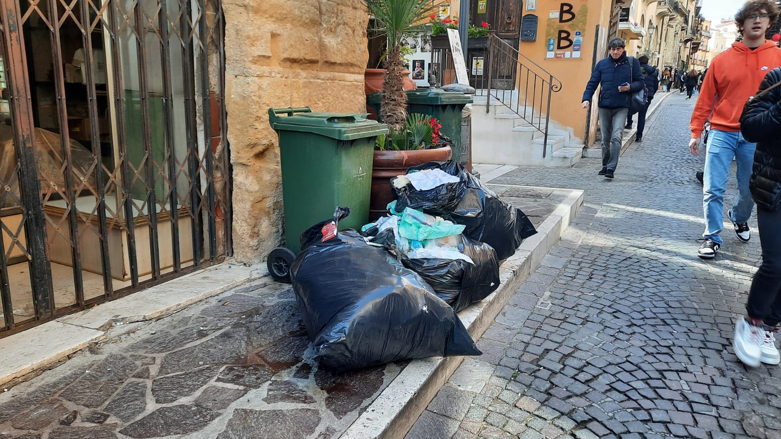 Sfogo sindaco Agrigento su differenziata, “La gente non capisce”