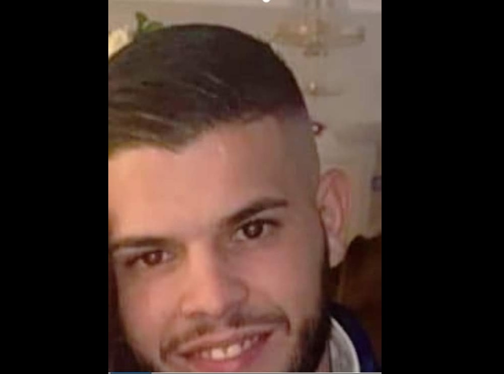 Incidente a Palermo, schianto contro un palo del tram, morto il 21enne Agostino Corrao