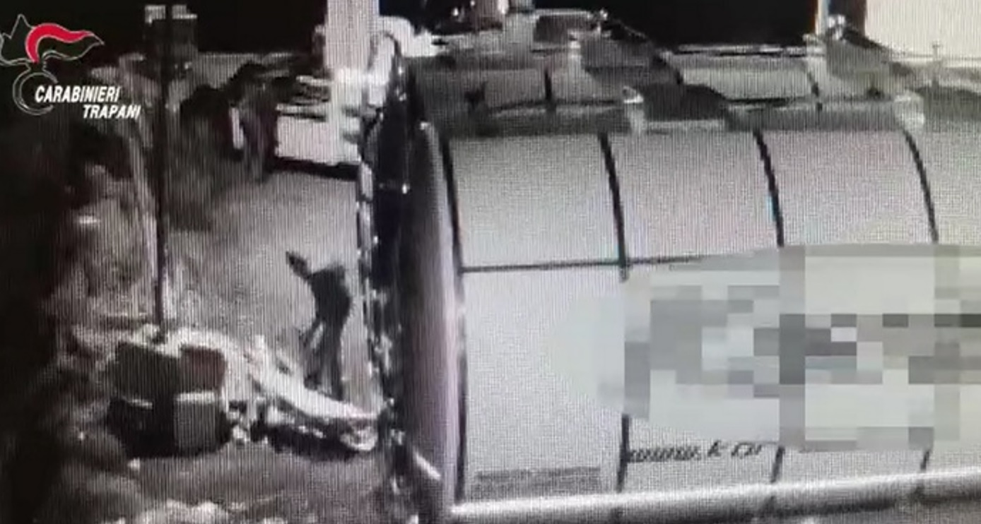 Alcamo, attentato contro un’impresa avversaria: arrestati quattro palermitani