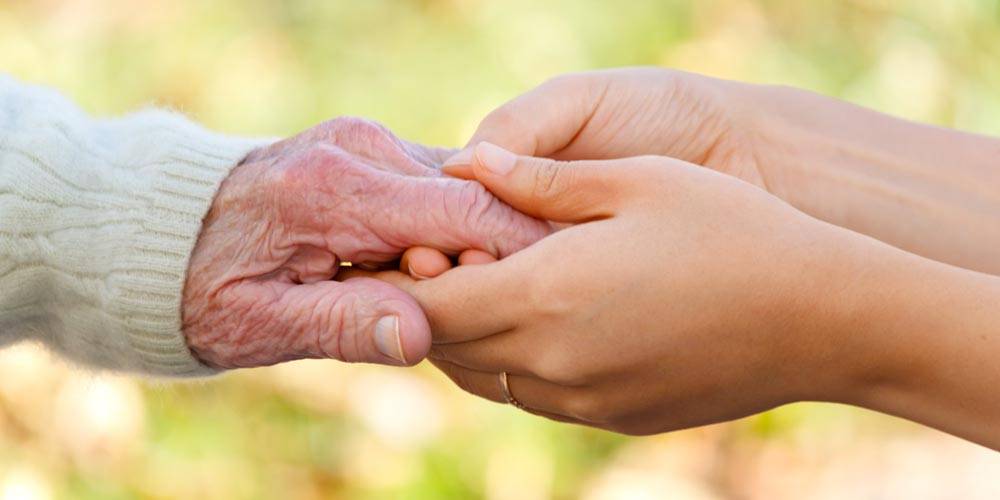 Badanti, per le famiglie costi poco sostenibili