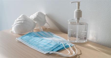 Covid, da 1 maggio mascherine in reparti ospedali con fragili e cure intensive