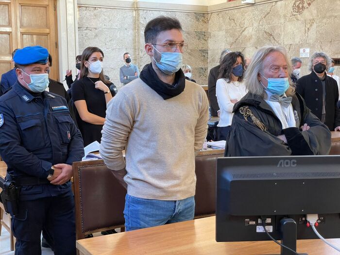Uccise madre e padre a Bolzano, Benno Neumair rischia ergastolo, il processo