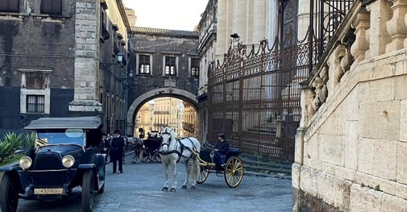 Catania, la cornice barocca di via Crociferi nel film “La Stranezza” – Foto