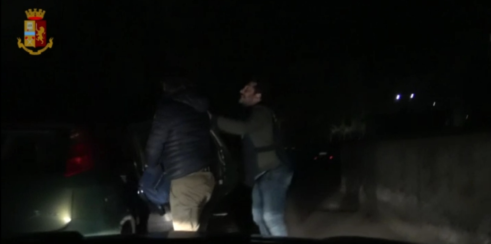 Catania, traffico di droga a San Giovanni Galermo, arresti della Polizia in corso