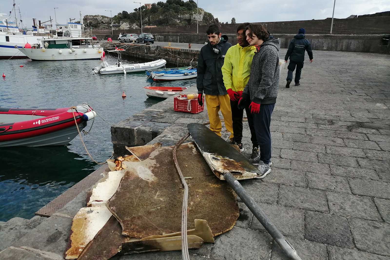 Area marina Protetta Isole Ciclopi, volge al termine il recupero del relitto “Hacuna Matana” ￼￼