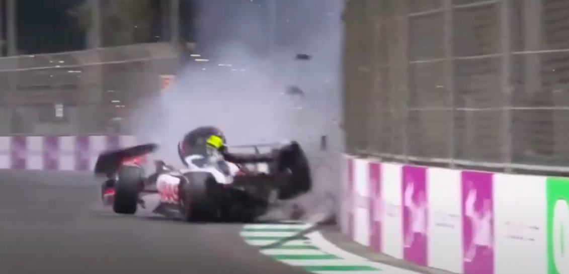 F1, spaventoso incidente a Mick Schumacher: in ospedale ma cosciente – Video