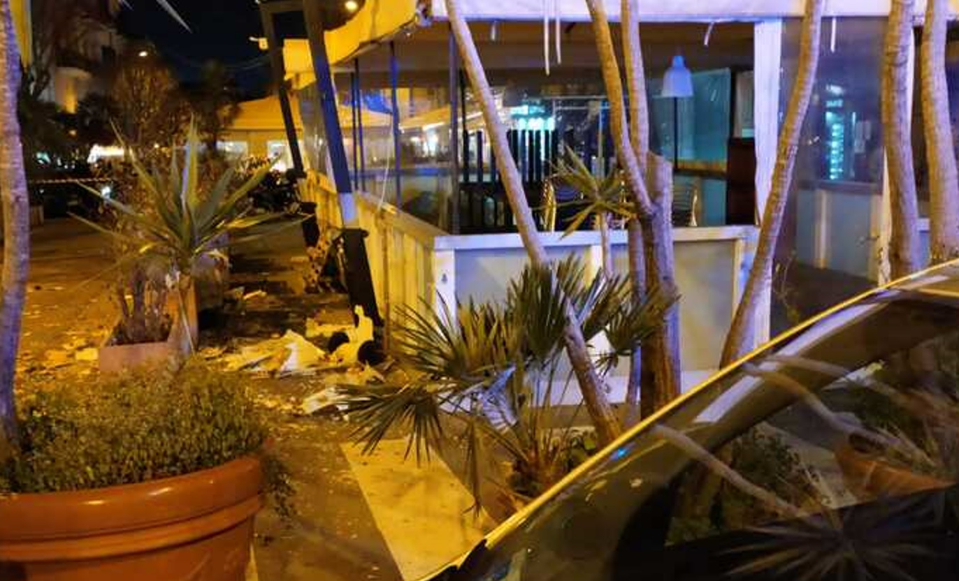 Palermo, esplode ordigno in un cassonetto, due ragazze ferite