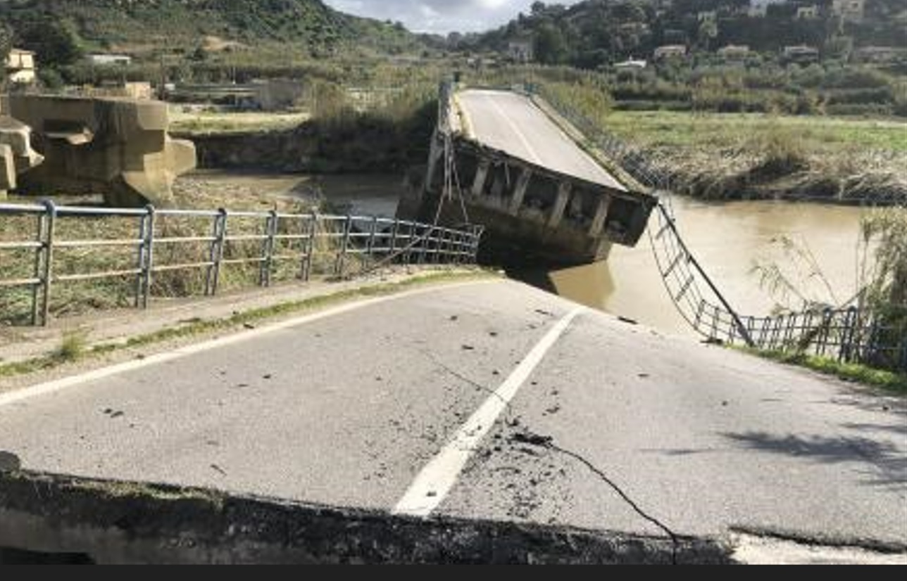 Crollo Ponte San Bartolomeo, “Parte il ripristino del collegamento”