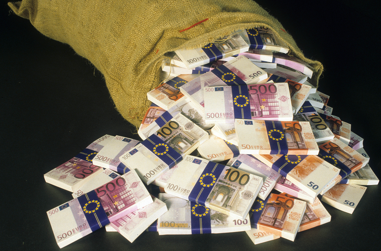 Dieci miliardi di evasione fiscale stimata potrebbero risanare i conti dei Comuni