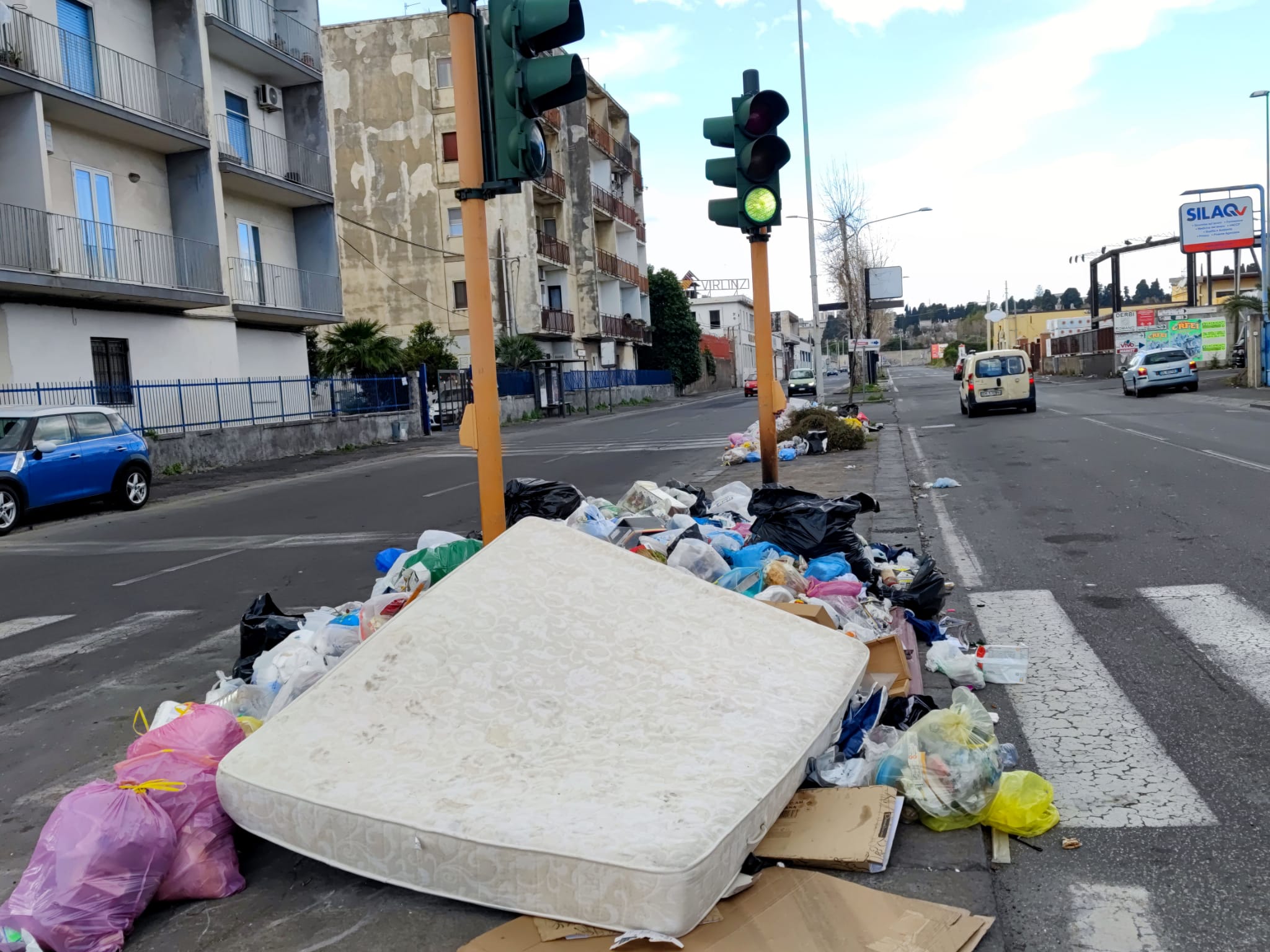 Catania, discarica a cielo aperto in zona via Acquicella Porto, Foto e Video