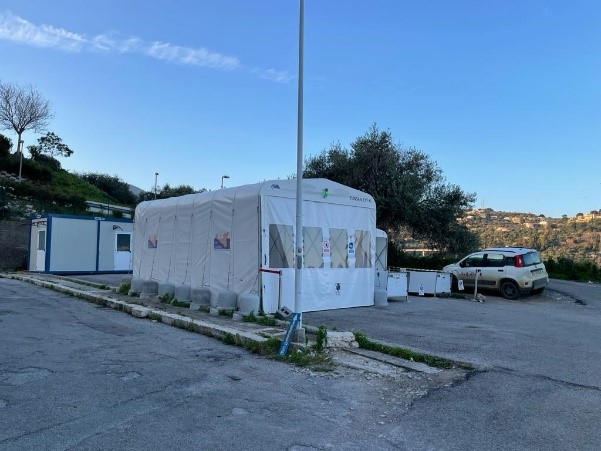 Galleria foto 'Sanificazione ambulanze e personale, a Petralia Sottana il monumento allo spreco' - foto 1