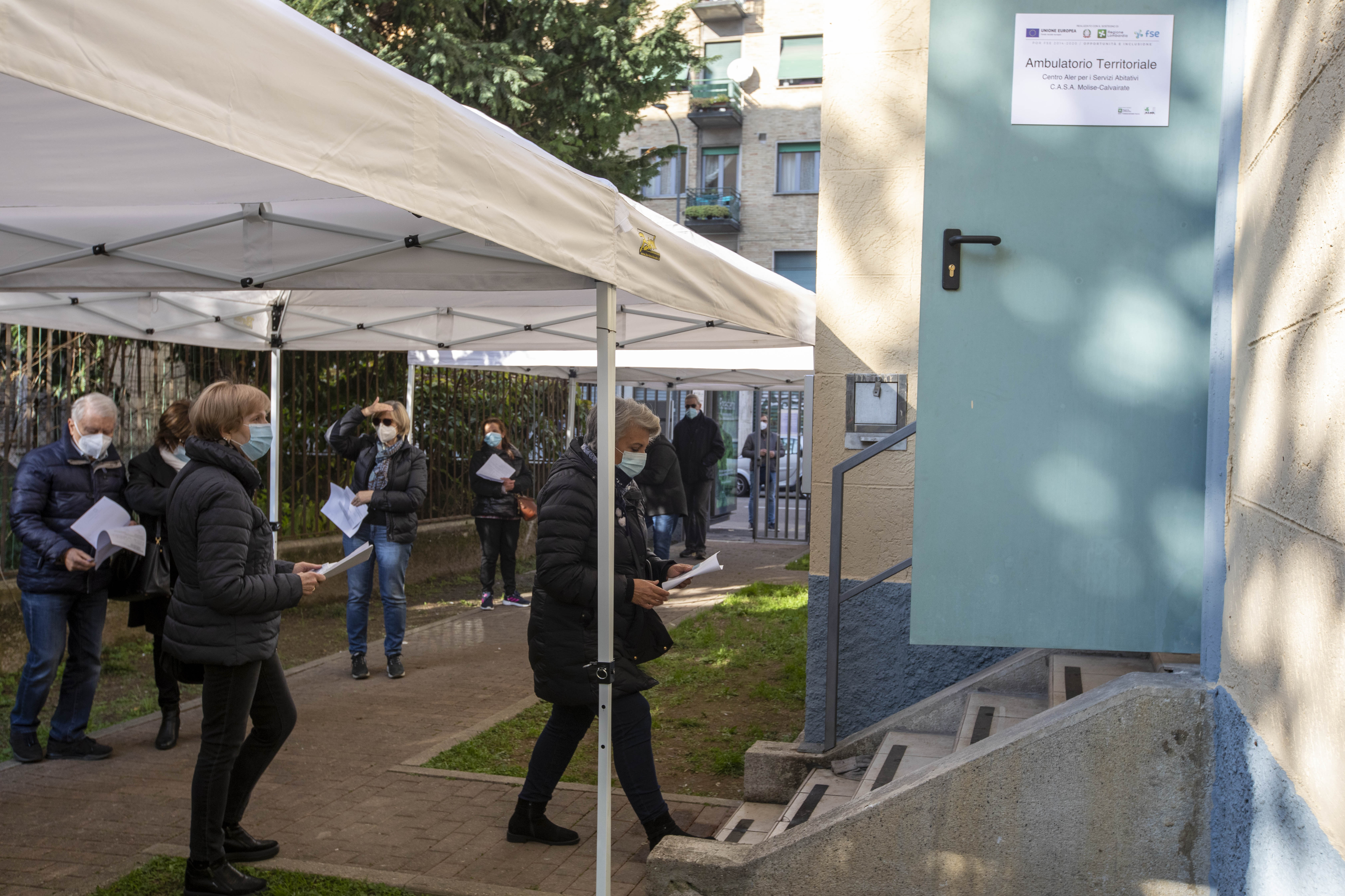 Gli infettivologi: Omicron 2 e 3, tasso di mortalità bassissimo, quasi come l’influenza