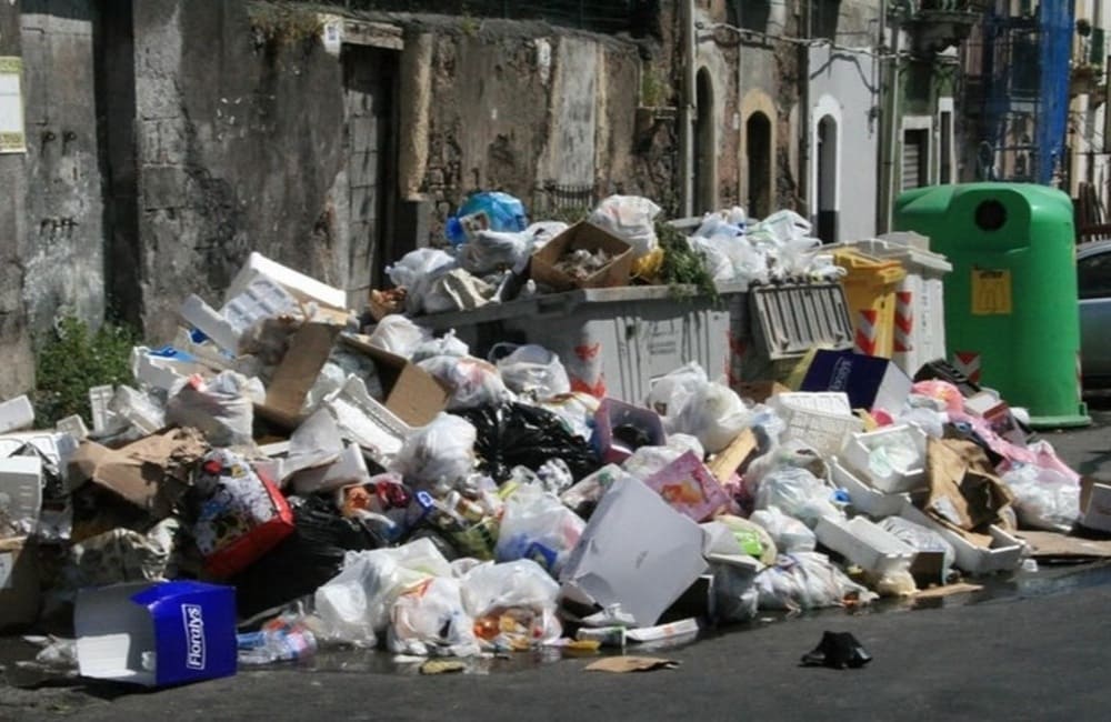 Buia, sporca e “cattiva”, Catania come Gotham city