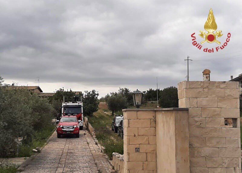 Ispica, esplosione in un deposito di fuochi d’artificio: 14enne in gravi condizioni