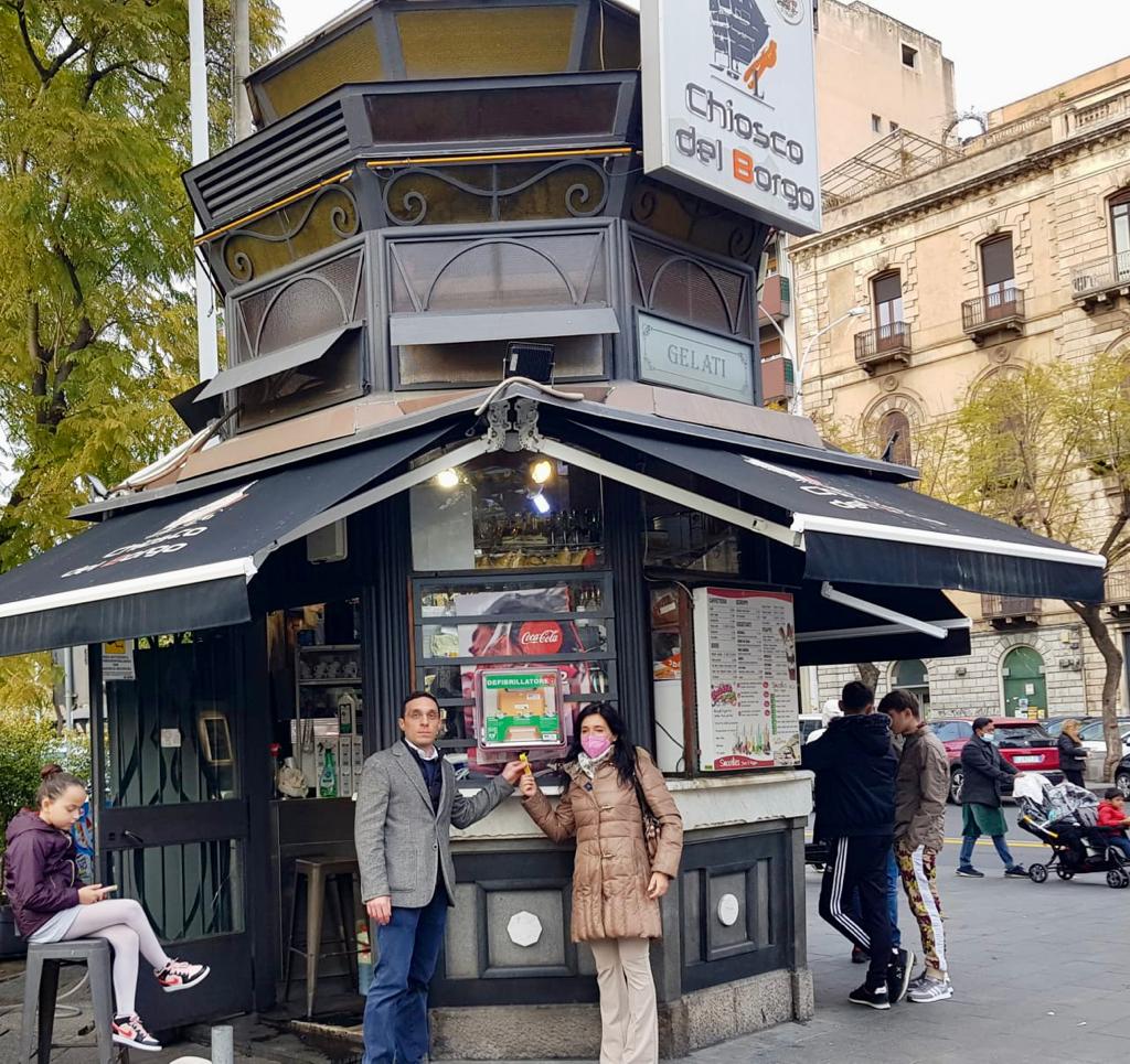 Catania, installato defibrillatore nel chiosco di piazza Cavour