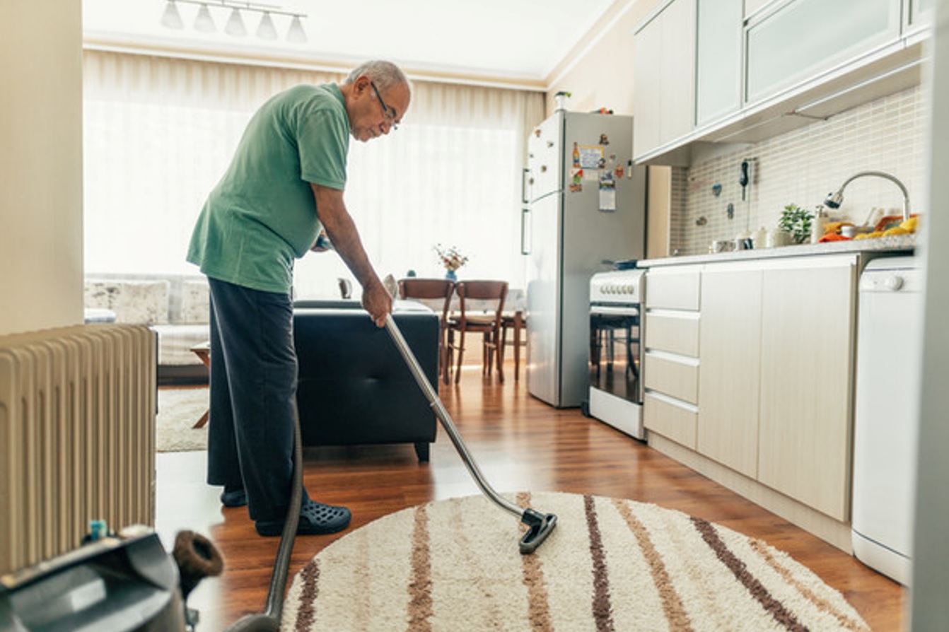 Bonus casalinghe: fino a 468 euro al mese e corsi formazione gratuiti, ecco come