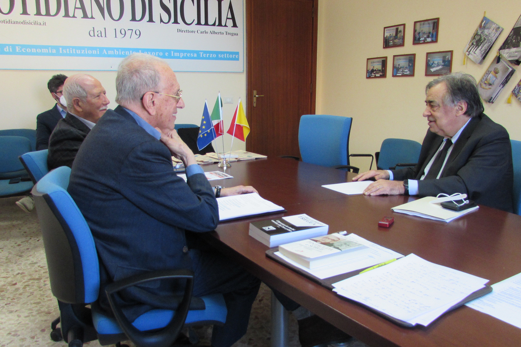 Il forum con Leoluca Orlando: «Dal Consiglio bloccate opere per un miliardo»