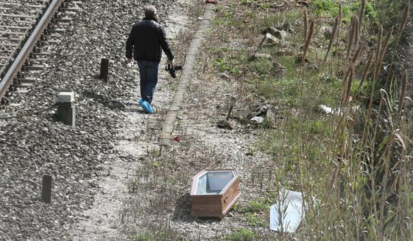 Tragedia sui binari: ragazzo di 15 anni travolto e ucciso dal treno in corsa