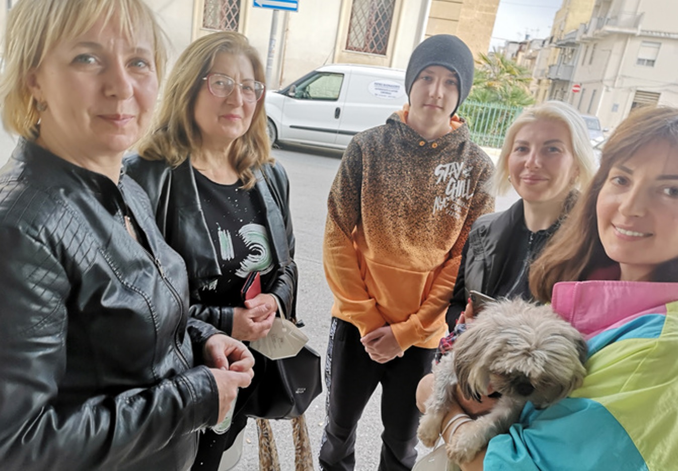 Ucraina, profughi accolti a Mazara grazie alla passione per i cani