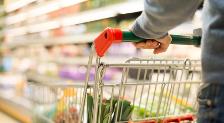 Caro prezzi, italiani tagliano cibo: vola low cost (+10,1%)