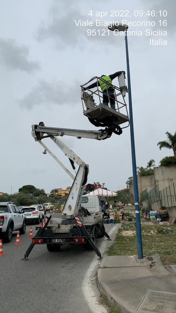 Catania, rifiuti abbandonati: arrivano le telecamere contro gli “zozzoni”
