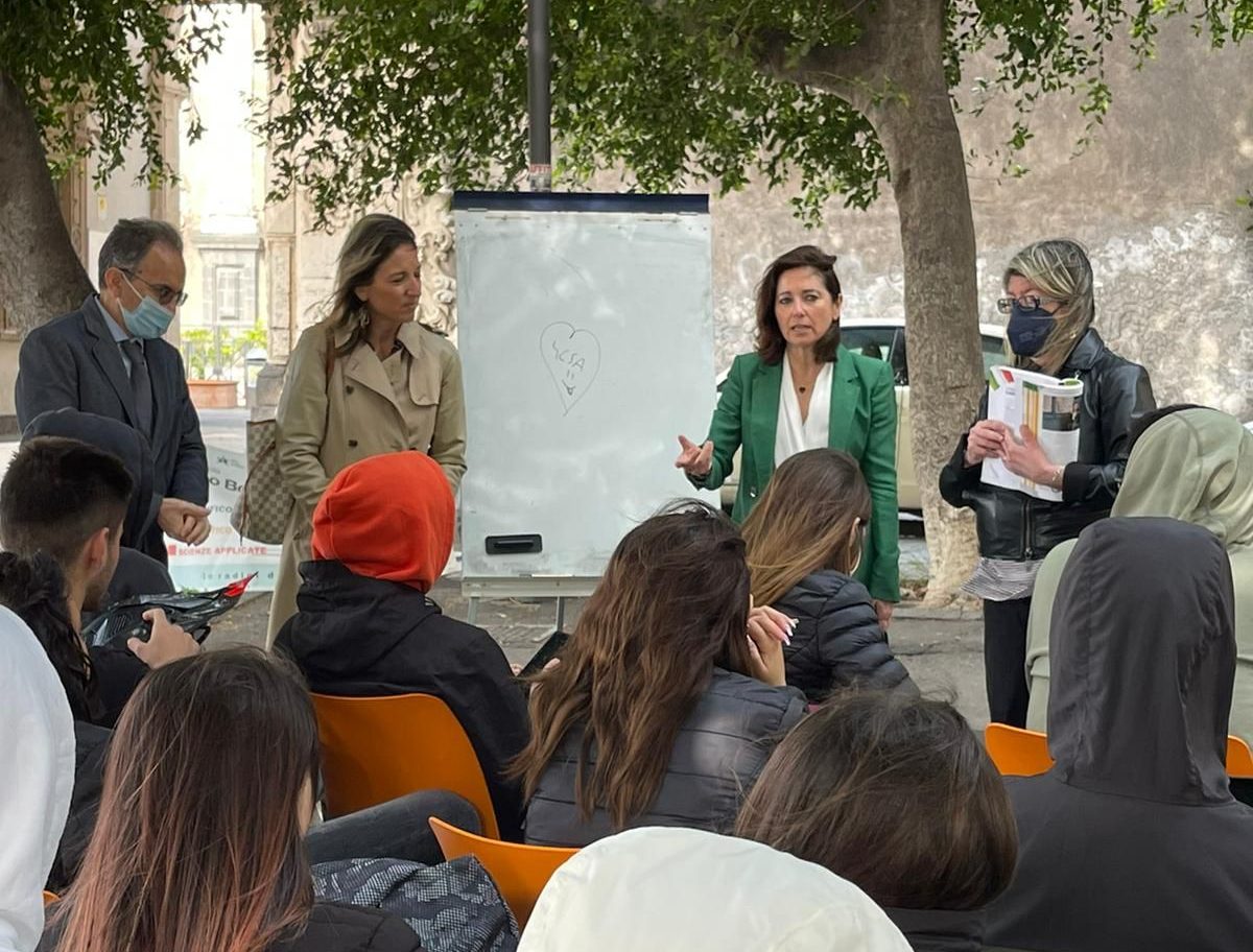 Catania, crollo tetto Istituto Boggio Lera, interviene la deputata Paxia (Misto)