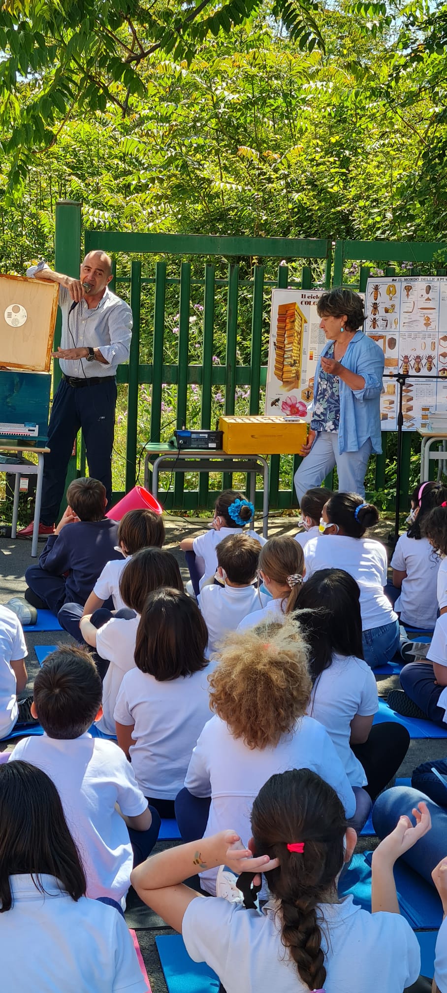 Giornata delle api, a Battiati gli alunni alla scoperta degli insetti impollinatori