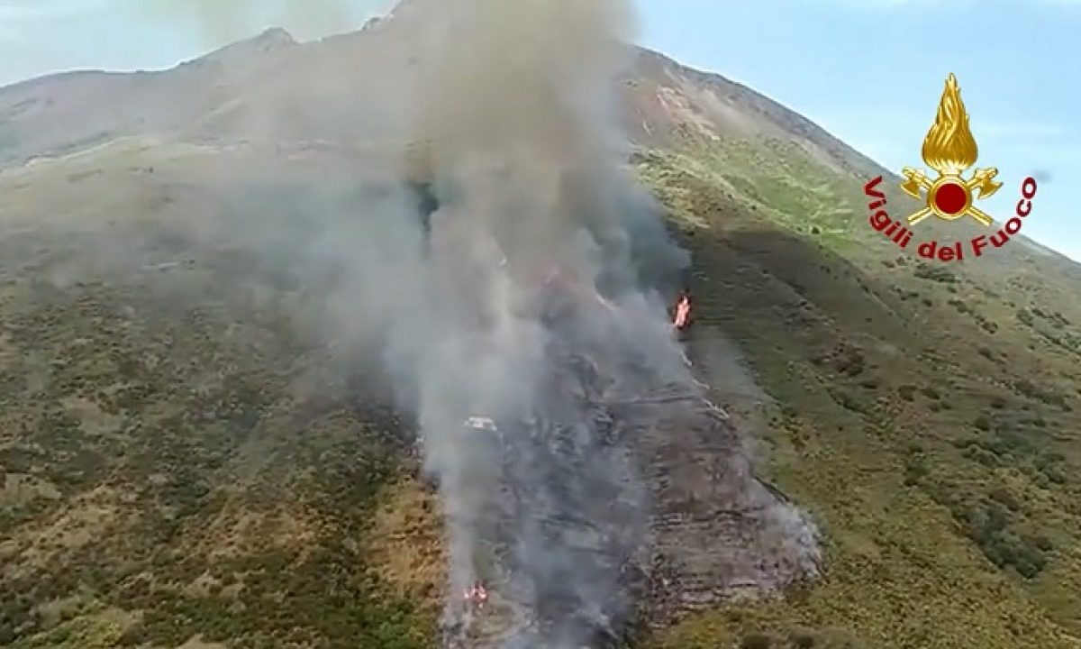 Roghi, alluvioni ed eruzioni: Stromboli, un annus horribilis