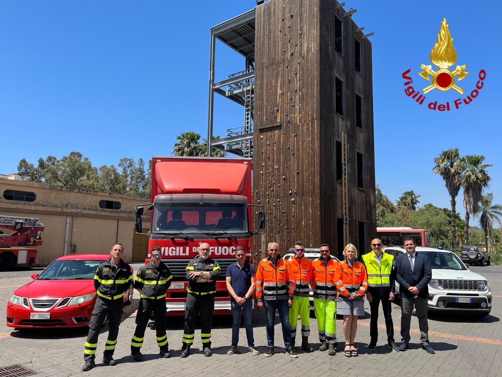 Da Catania aiuti umanitari all’Ucraina: iniziativa FIR con i vigili del fuoco in Sicilia