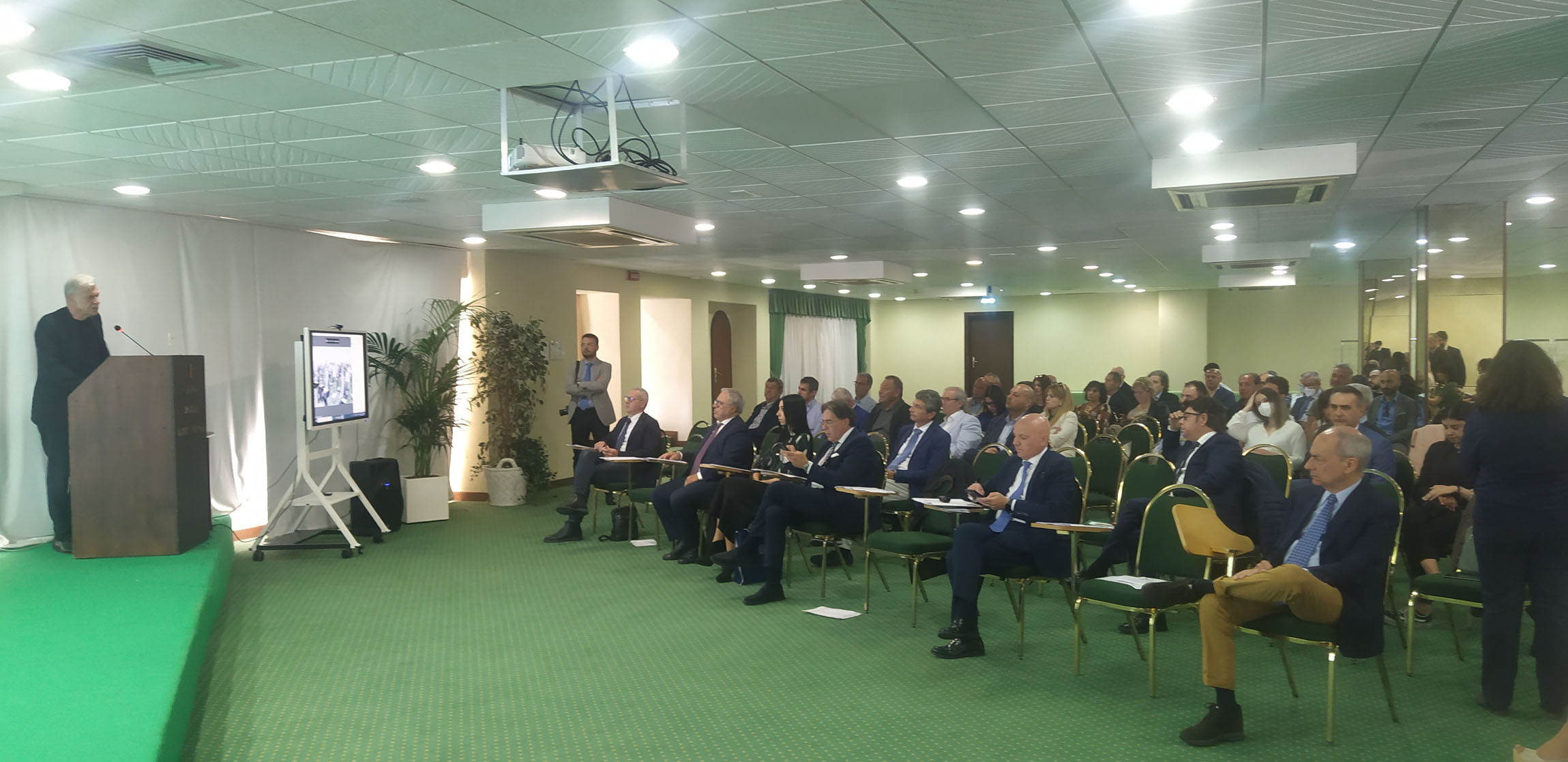 Rincari, Sicilia sempre più distante: linea Catania-Gaeta possibile soluzione