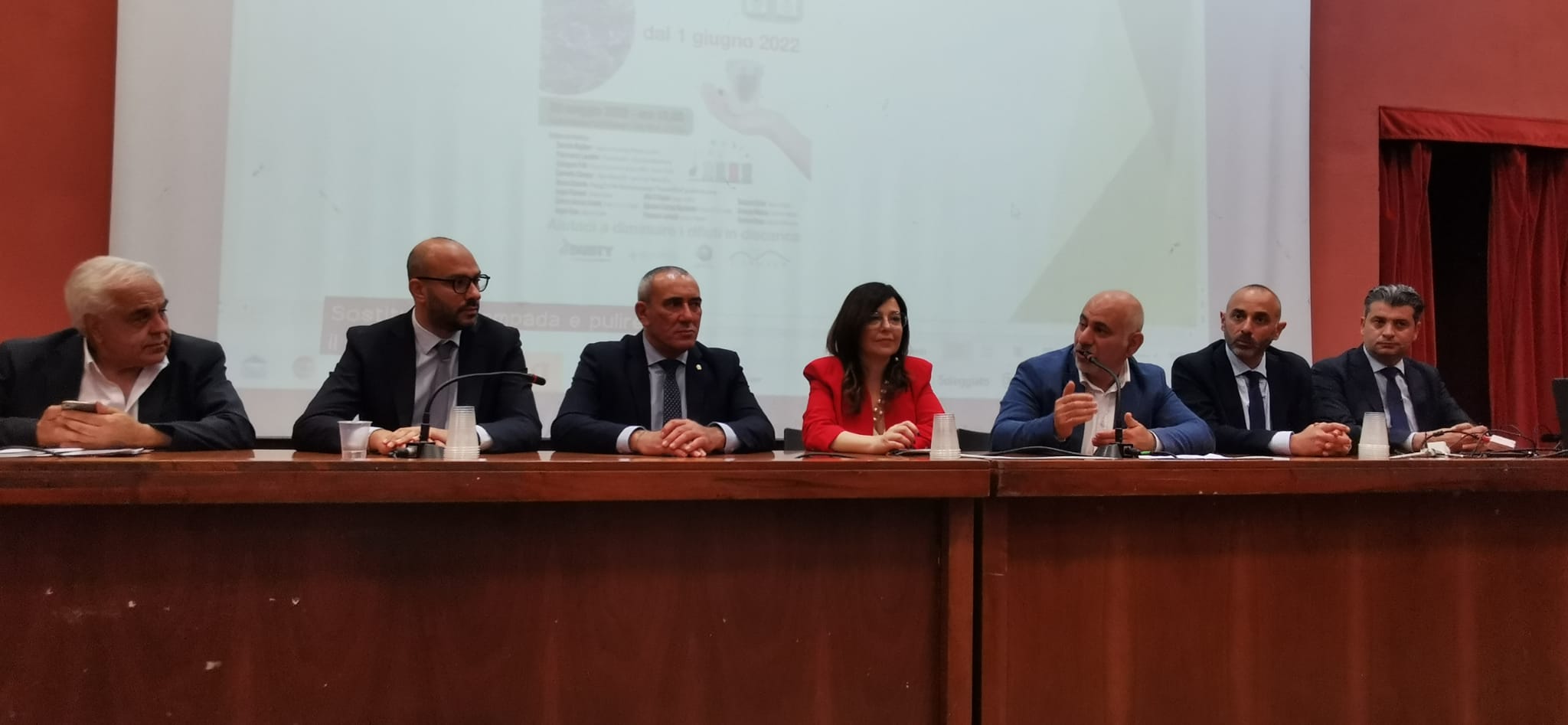 Rifiuti in provincia di Catania, si riduce a due volte al mese la raccolta dell’indifferenziato