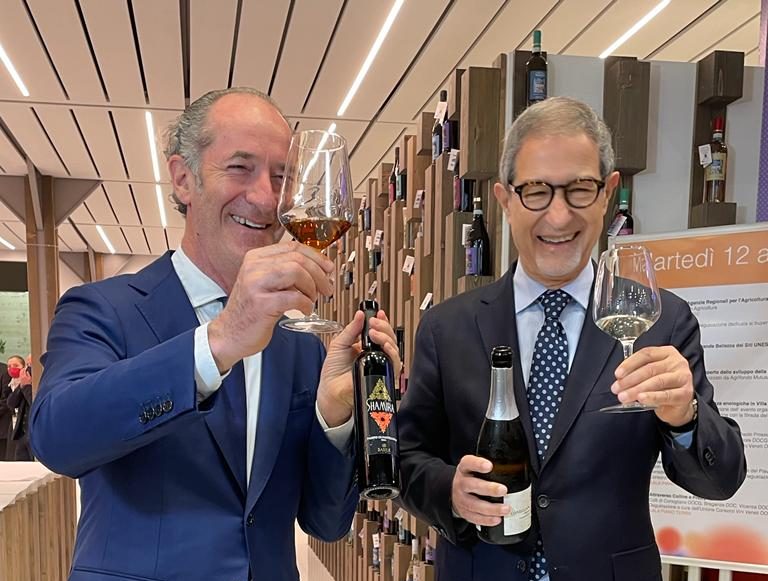 Professionisti politici, ma il Popolo decide