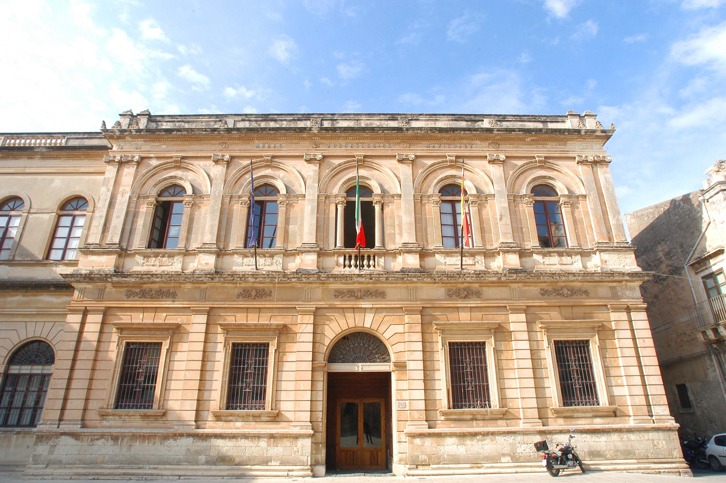 Musei siciliani fermi a 30 anni fa, così l’elefante Regione ha partorito il topolino