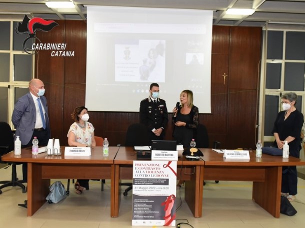 Violenza contro le donne, a Catania i carabinieri organizzano un incontro all’Istituto Vaccarini