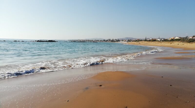 Agrigento, tra scarichi e pericoli, i tratti di costa interdetti alla balneazione