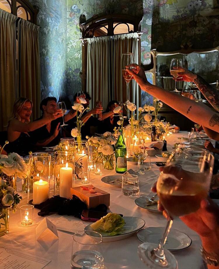 Cena di Natale choc: 700 dipendenti in preda a vomito e diarrea dopo festa aziendale