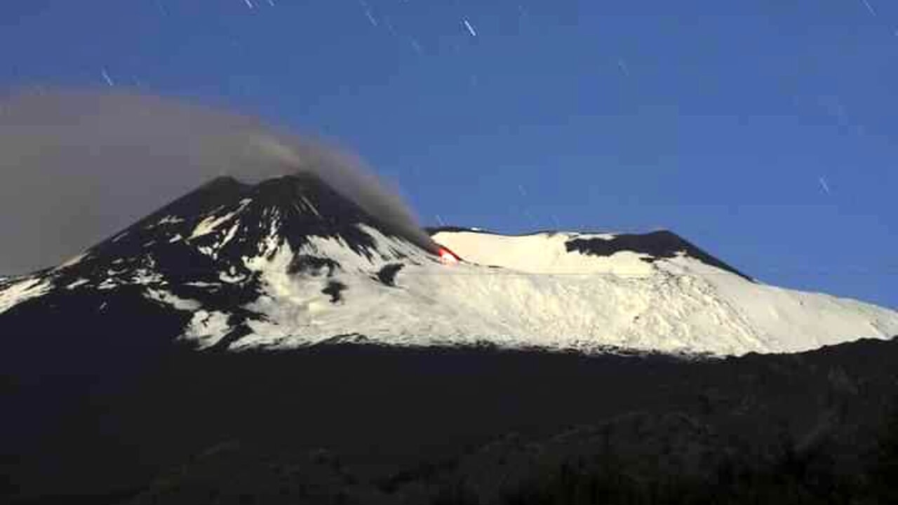 L’Etna tra meraviglia e preoccupazione. INGV: “Il vulcano ha molta energia, ma nessun rischio”