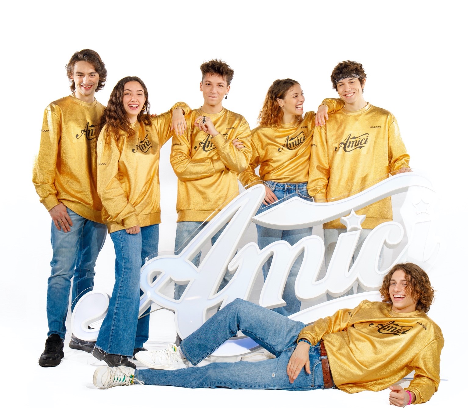 Finale di Amici 2021, sei talenti in gara si contendono la vittoria