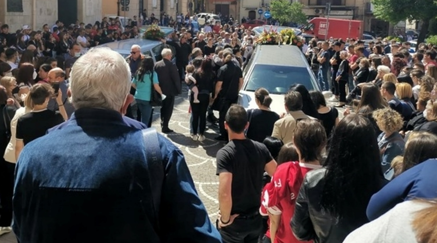 Corleone sotto shock piange i suoi giovani: oggi i funerali di Rosario e Giulia