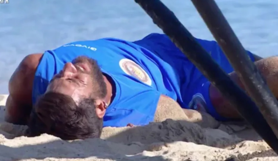 Isola dei Famosi, incidente per Roger: il naufrago in ospedale con l’elicottero