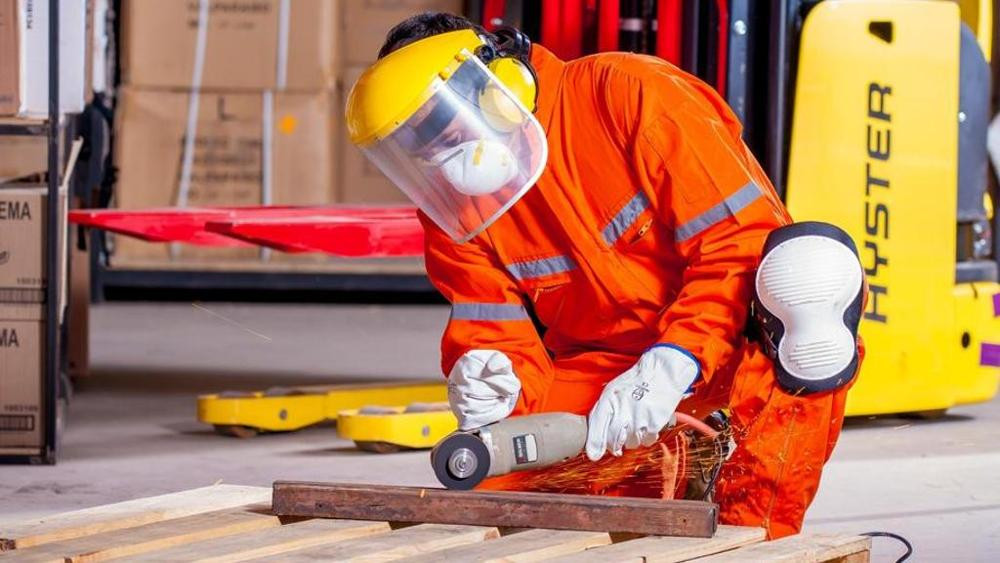 Cala l’occupazione in Italia a luglio 2023, primo segno “meno” dopo sette mesi: i dati Istat