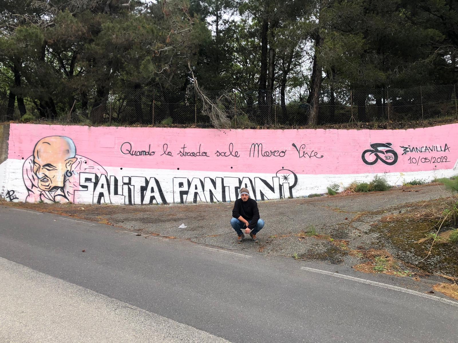 Biancavilla in attesa del Giro d’Italia: il murale che celebra Pantani
